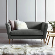 كنبه صغيره رمادي بأرجل خشبية – sz437