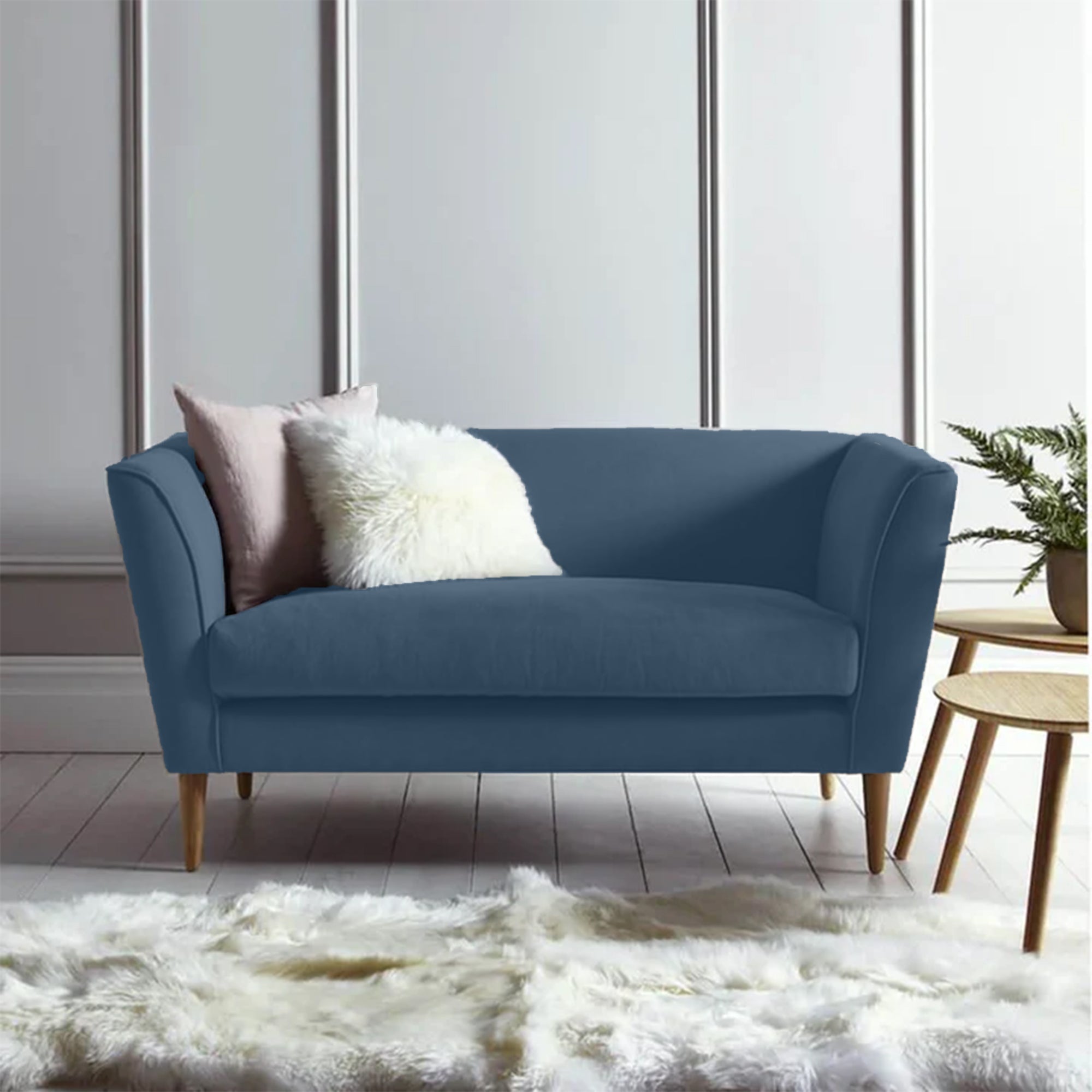 كنبه صغيره رمادي بأرجل خشبية – sz437